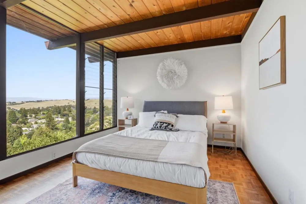 410 Conil Way Portola Valley, CA 94028