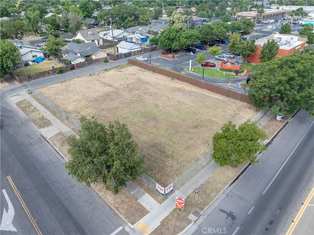 1004 W 13th Merced, CA 95341