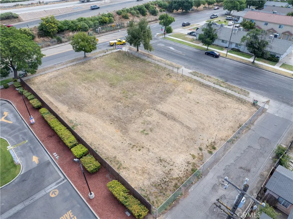 1004 W 13th Merced, CA 95341