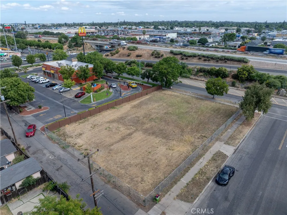 1004 W 13th Merced, CA 95341