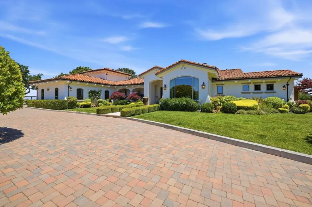 3000 San Juan Canyon Road San Juan Bautista, CA 95045