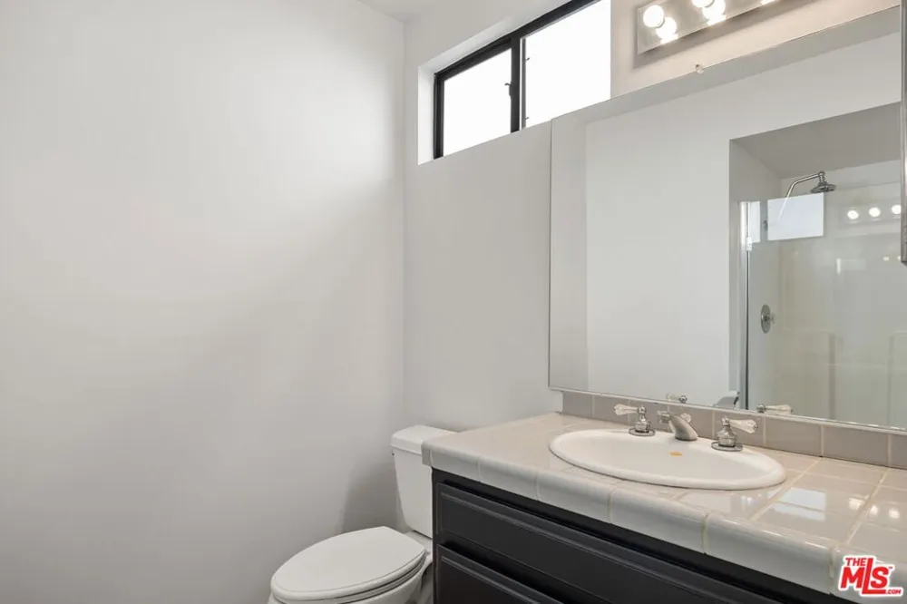4218 Whitsett Avenue #4 Studio City, CA 91604