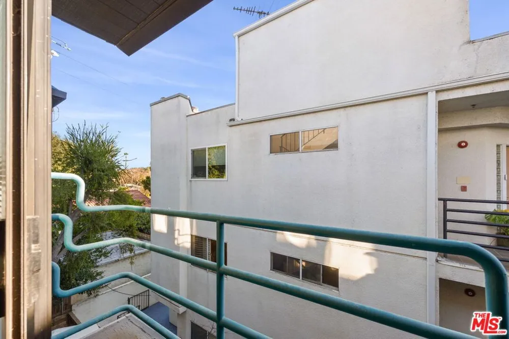 4218 Whitsett Avenue #4 Studio City, CA 91604