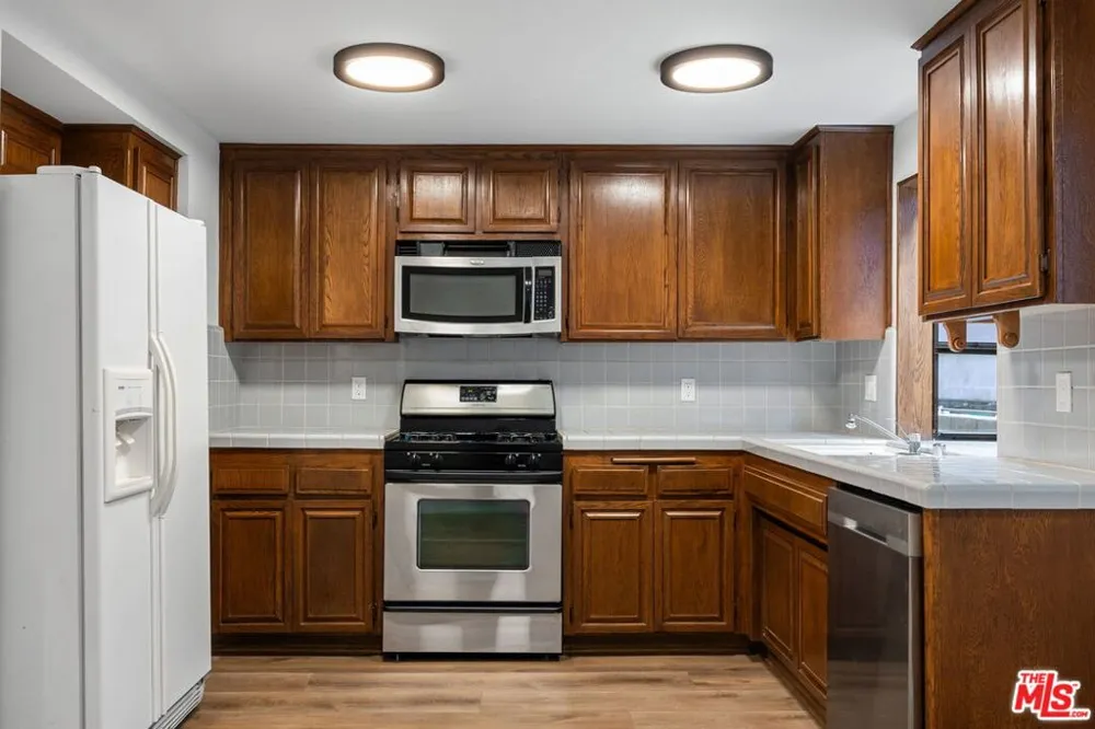 4218 Whitsett Avenue #4 Studio City, CA 91604