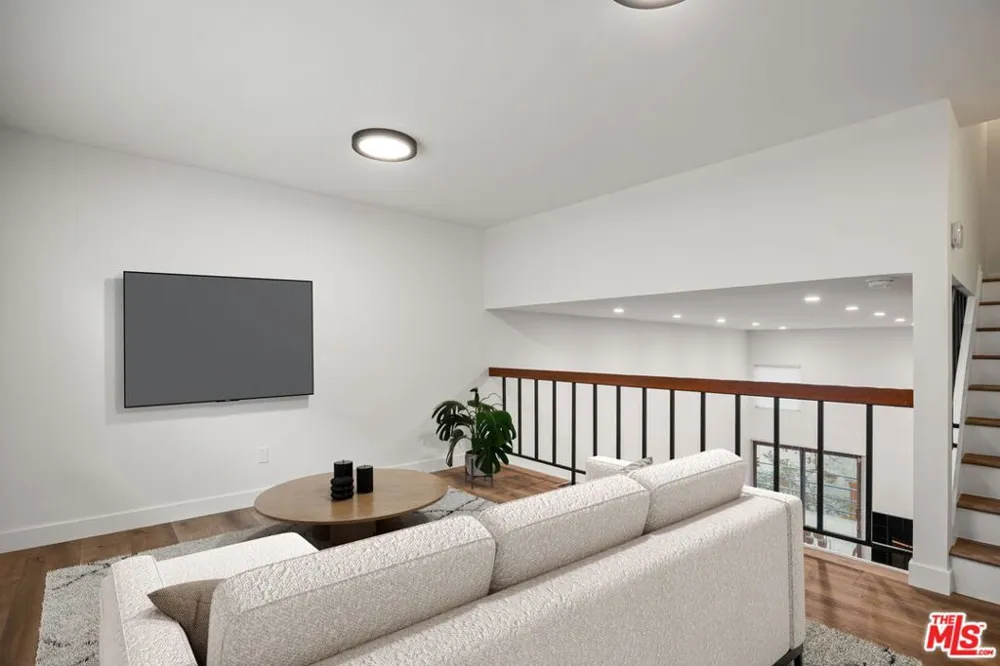 4218 Whitsett Avenue #4 Studio City, CA 91604