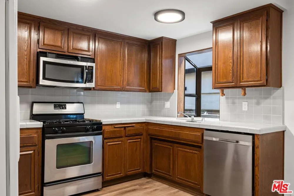 4218 Whitsett Avenue #4 Studio City, CA 91604