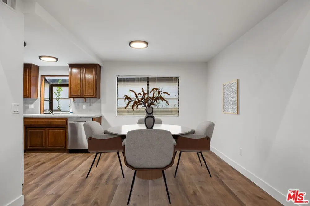 4218 Whitsett Avenue #4 Studio City, CA 91604