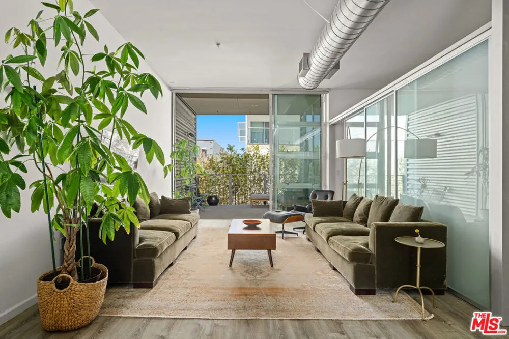 4080 Glencoe Avenue #214 Marina del Rey, CA 90292