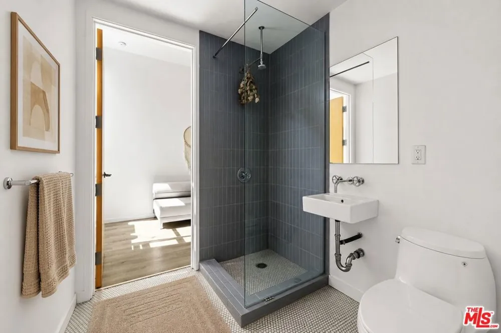 4080 Glencoe Avenue #214 Marina del Rey, CA 90292