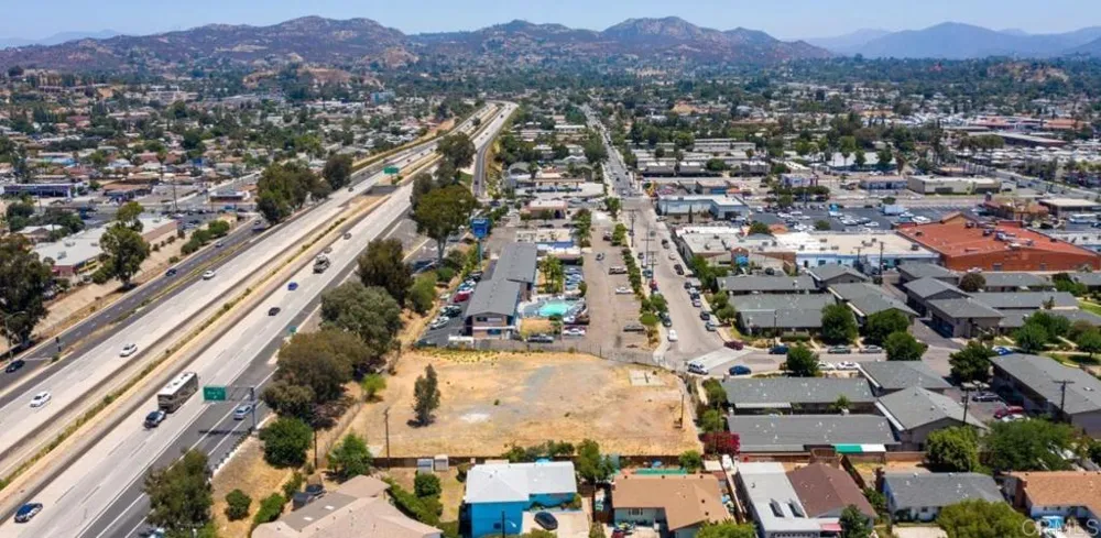1278 Oakdale Avenue El Cajon, CA 92021