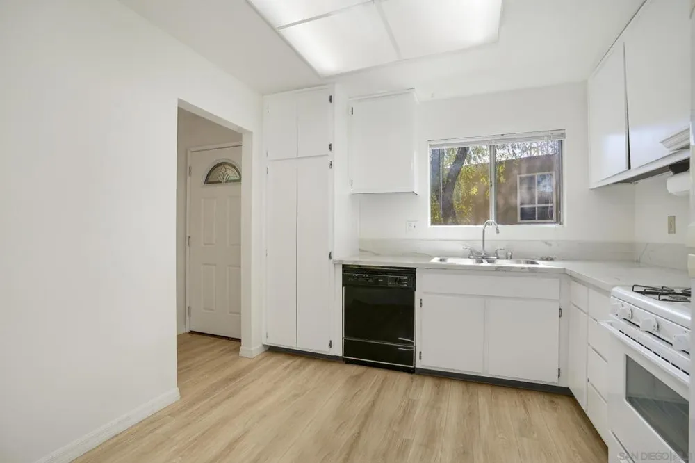 10331 Lindley Ave #266 Porter Ranch, CA 91326