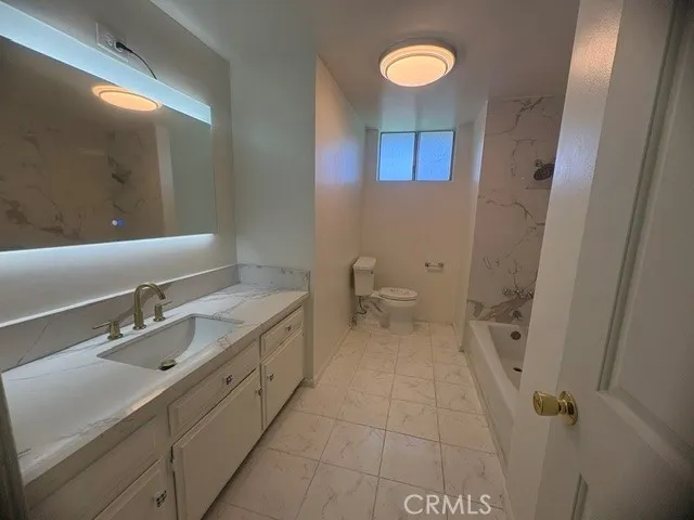 4222 W 156th Lawndale, CA 90260