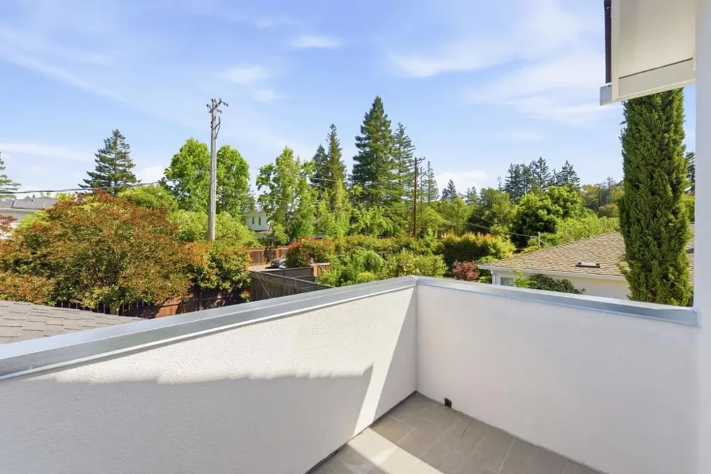 298 Alameda De Las Pulgas Atherton, CA 94027