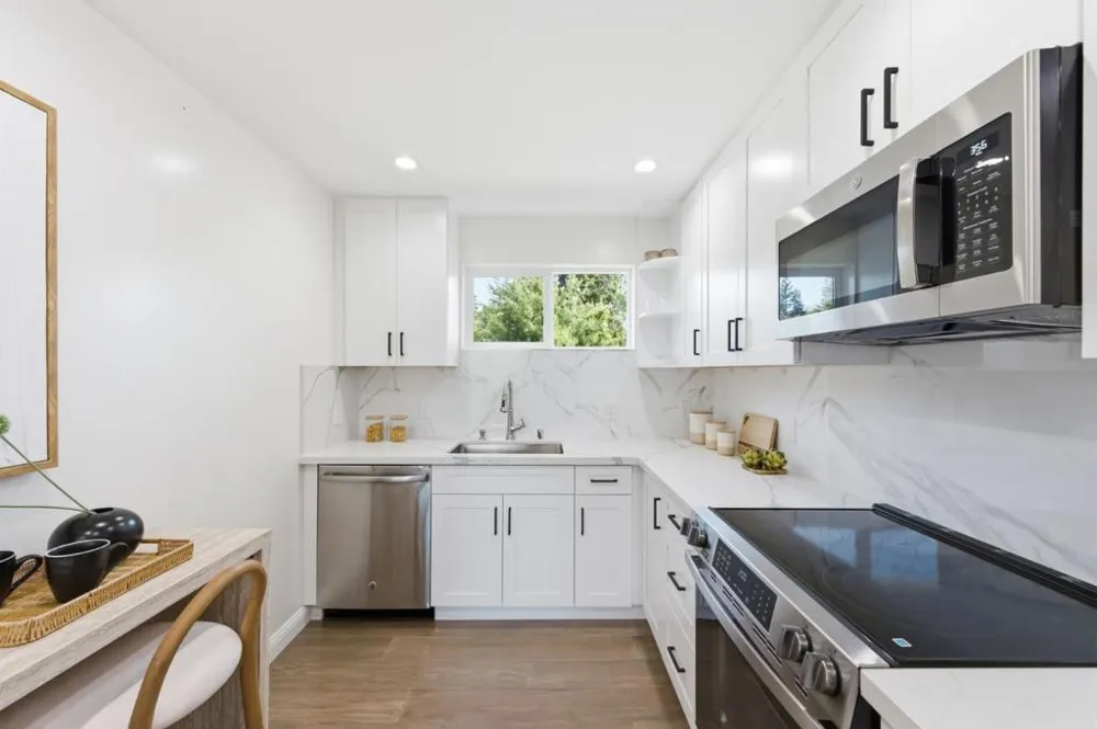 298 Alameda De Las Pulgas Atherton, CA 94027