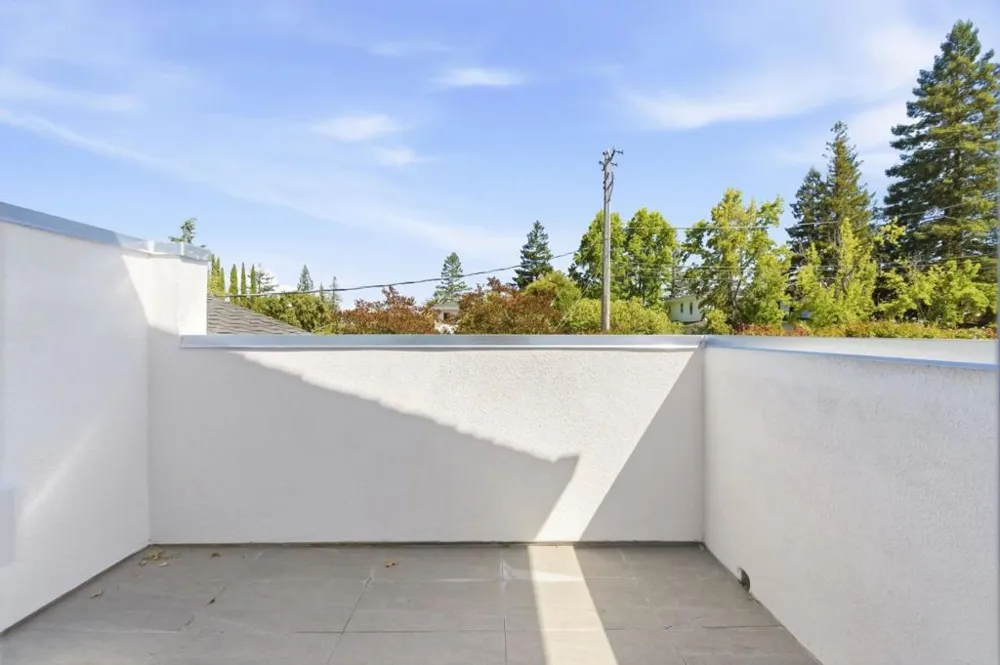 298 Alameda De Las Pulgas Atherton, CA 94027