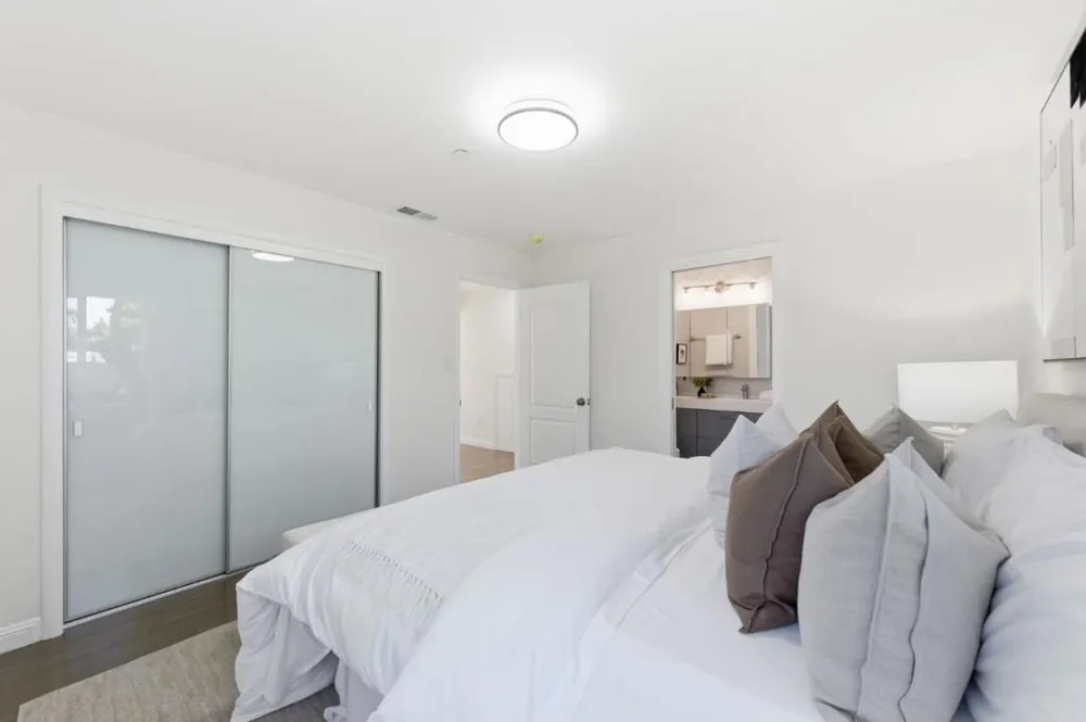 298 Alameda De Las Pulgas Atherton, CA 94027