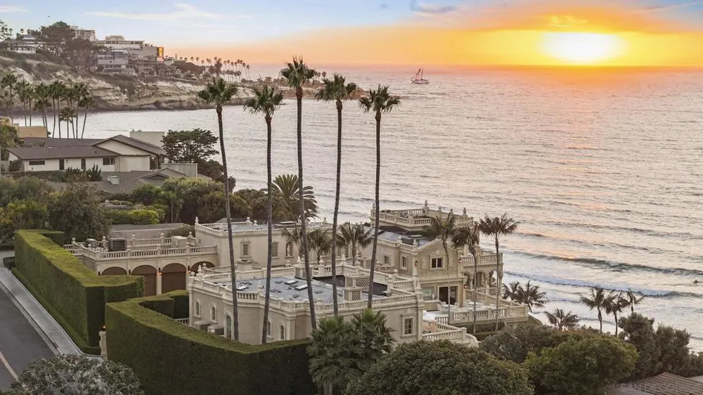 1900 Spindrift Dr La Jolla, CA 92037