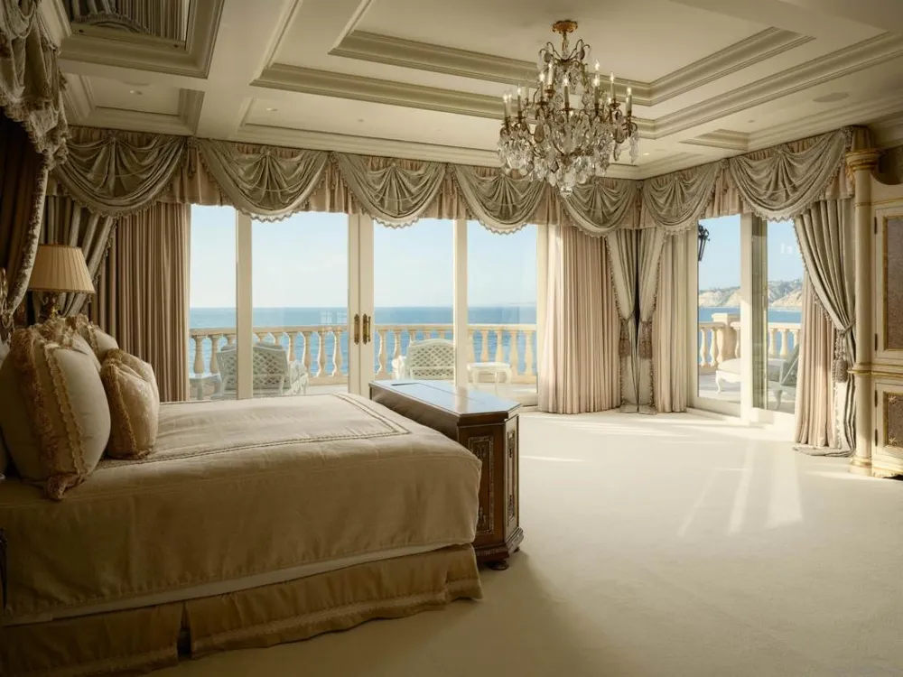 1900 Spindrift Dr La Jolla, CA 92037