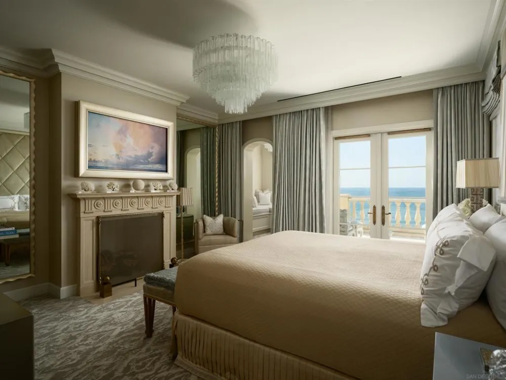 1900 Spindrift Dr La Jolla, CA 92037