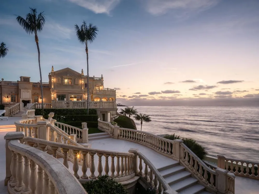 1900 Spindrift Dr La Jolla, CA 92037