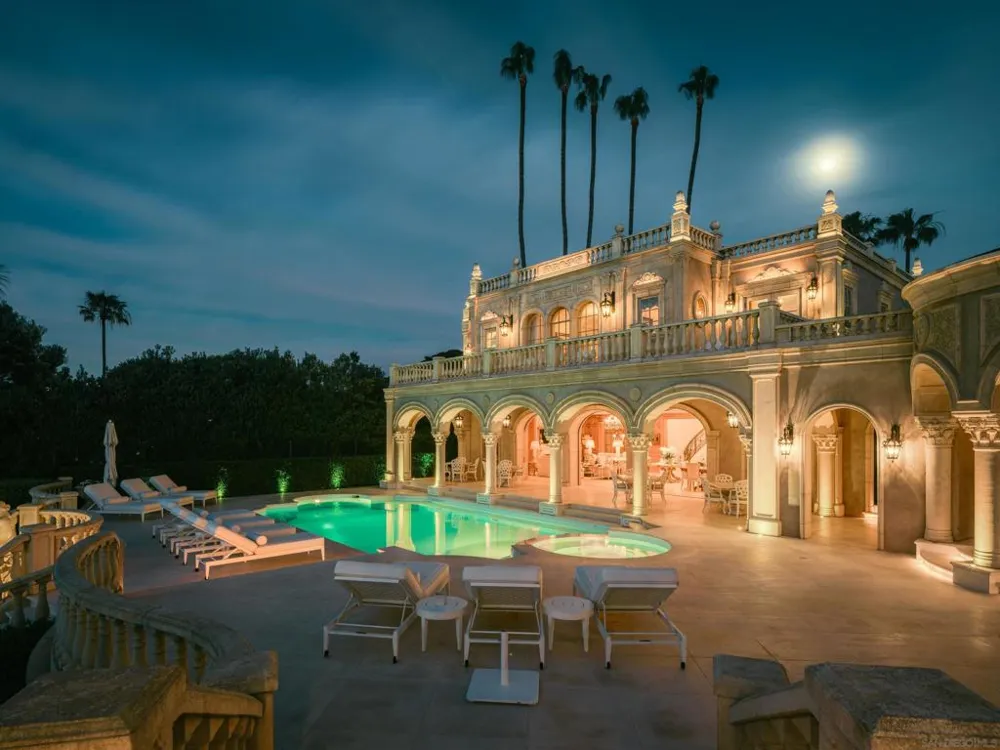 1900 Spindrift Dr La Jolla, CA 92037