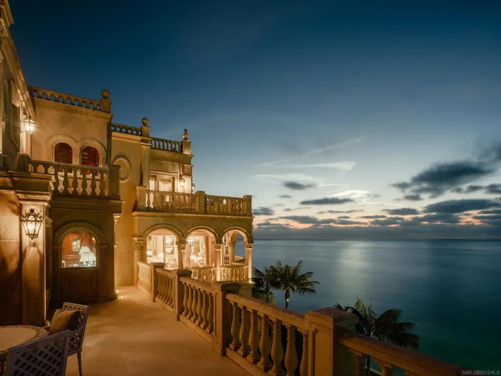1900 Spindrift Dr La Jolla, CA 92037