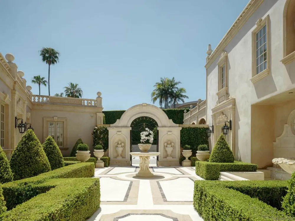 1900 Spindrift Dr La Jolla, CA 92037