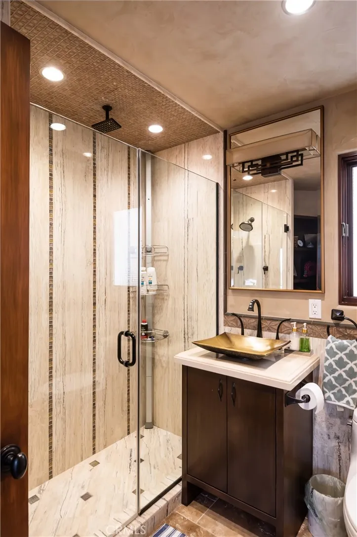 221 30th Street Manhattan Beach, CA 90266