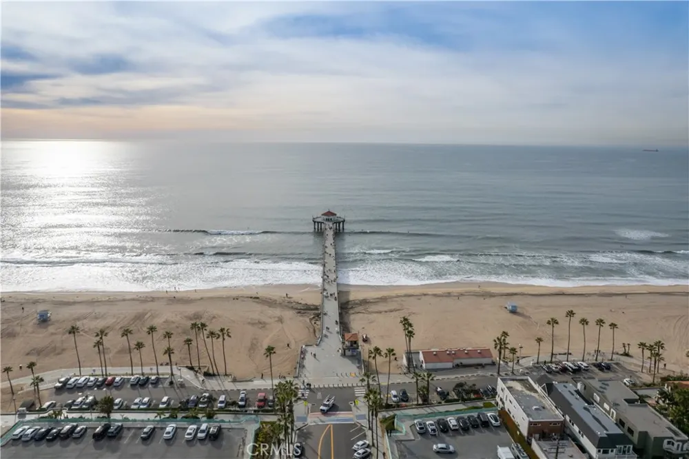221 30th Street Manhattan Beach, CA 90266