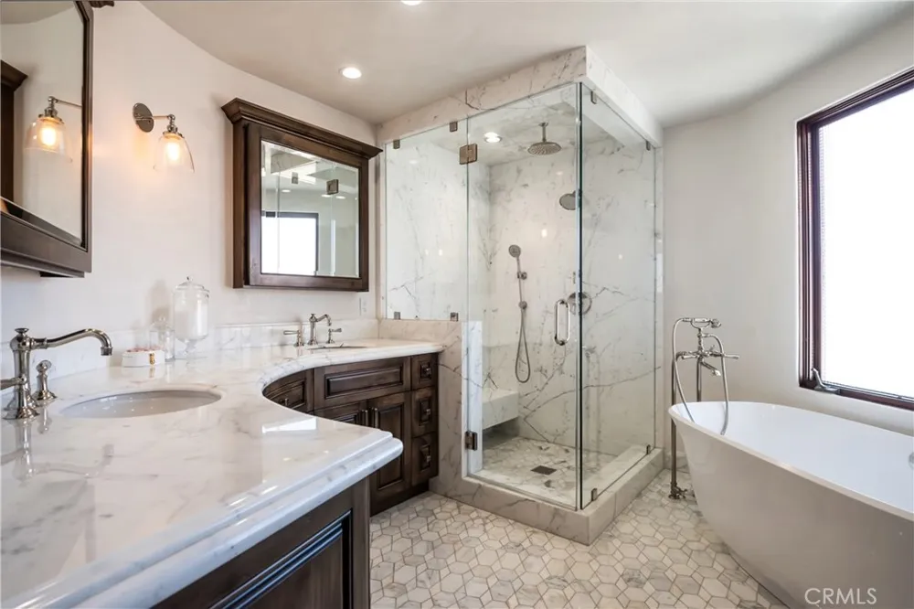 221 30th Street Manhattan Beach, CA 90266