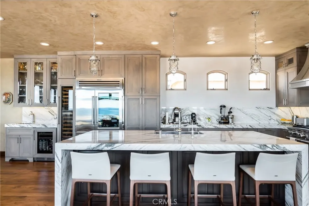 221 30th Street Manhattan Beach, CA 90266