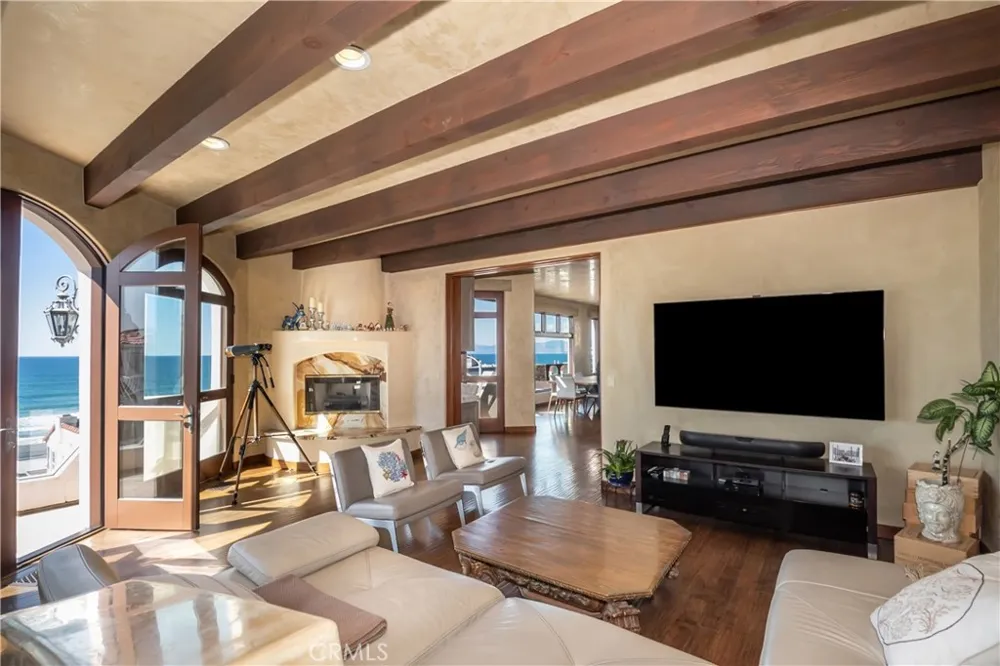 221 30th Street Manhattan Beach, CA 90266