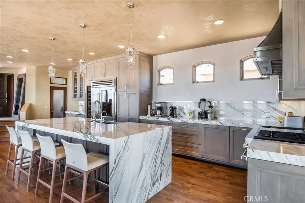 221 30th Street Manhattan Beach, CA 90266