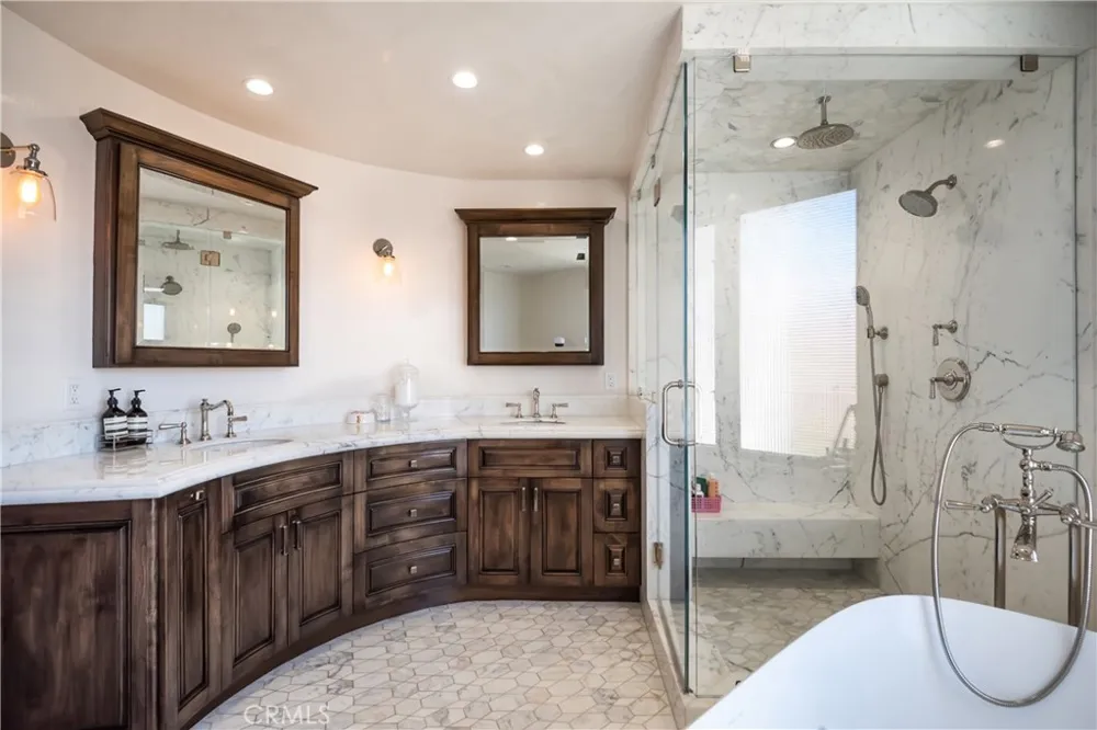 221 30th Street Manhattan Beach, CA 90266