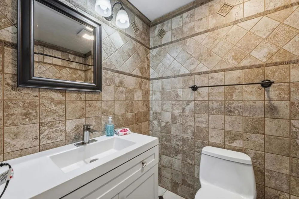1214 Admiralty Lane Foster City, CA 94404