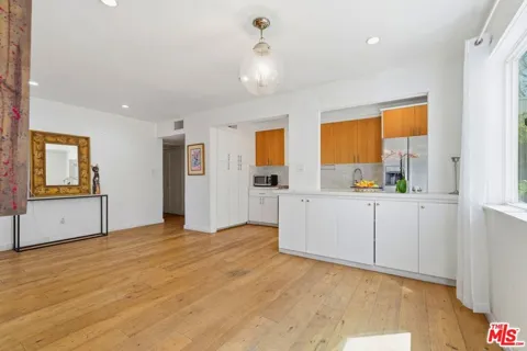 625 Flores Street #104