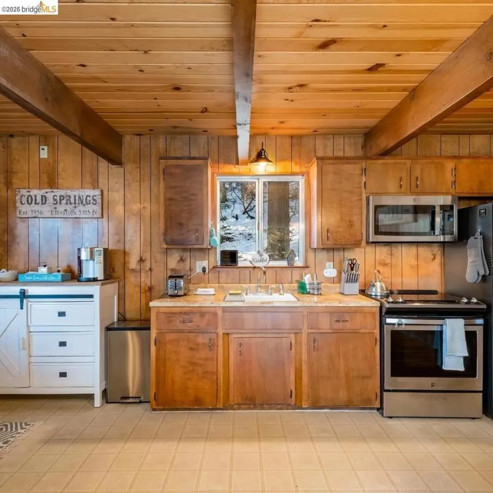 29330 Kern Ct Cold Springs, CA 95335