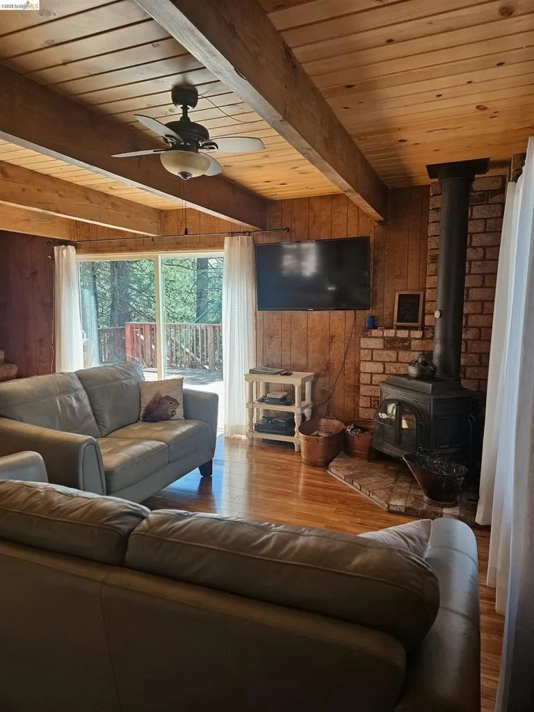 29330 Kern Ct Cold Springs, CA 95335