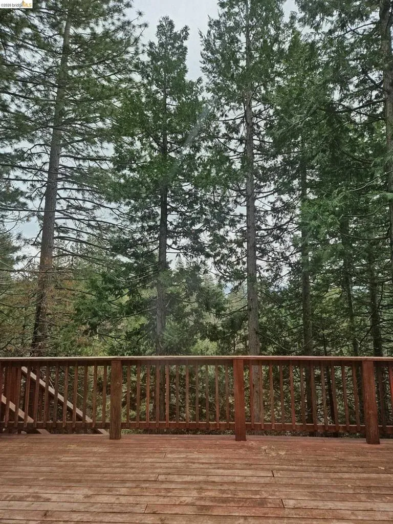 29330 Kern Ct Cold Springs, CA 95335