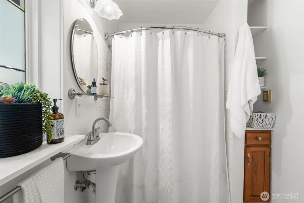 4448 S Shore Drive Anacortes, WA 98221