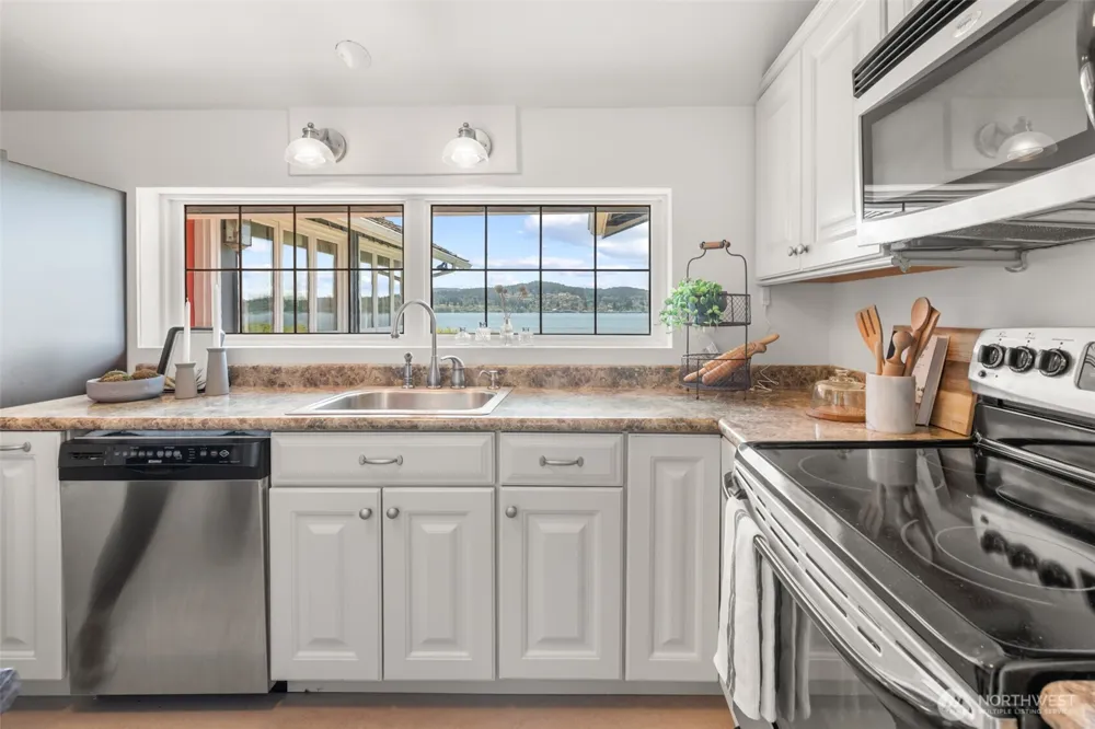 4448 S Shore Drive Anacortes, WA 98221