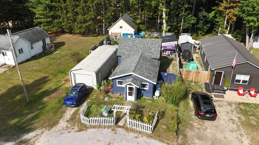 16920 6th Street Wellston, MI 49689