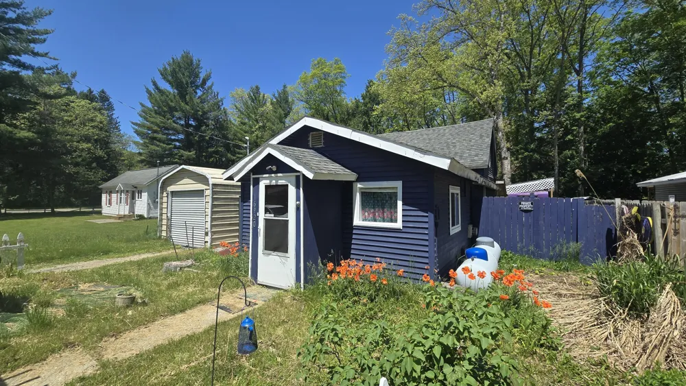 16920 6th Street Wellston, MI 49689