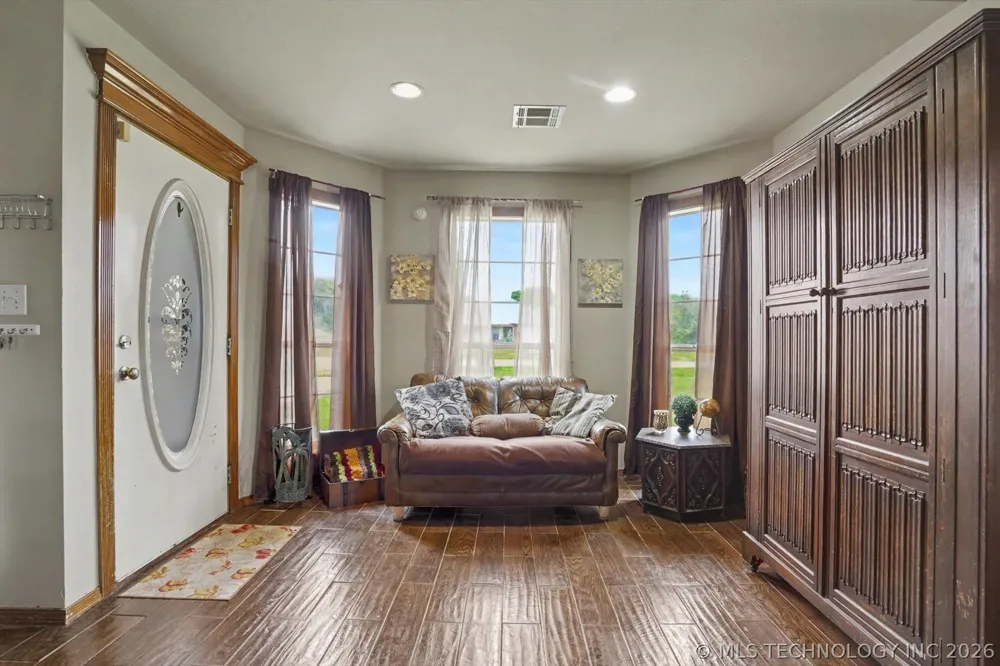 2652 Chute Drive Oologah, OK 74053