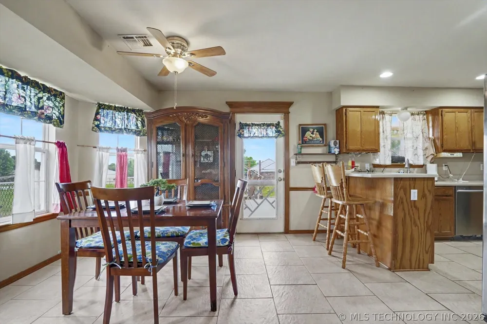 2652 Chute Drive Oologah, OK 74053