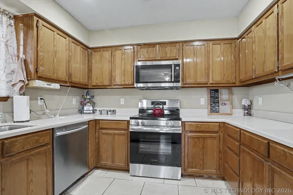 2652 Chute Drive Oologah, OK 74053
