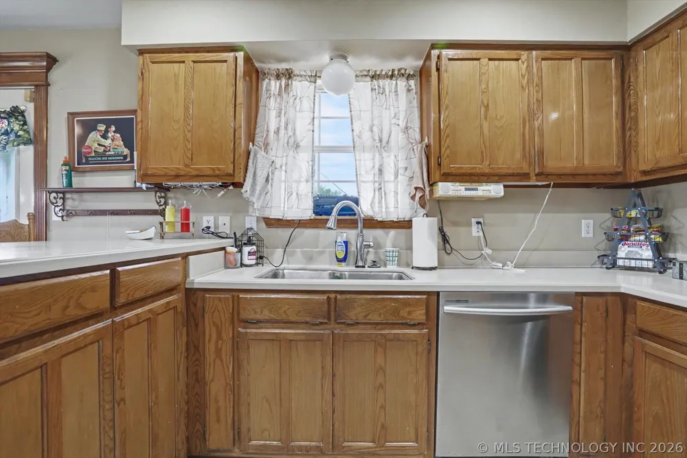 2652 Chute Drive Oologah, OK 74053