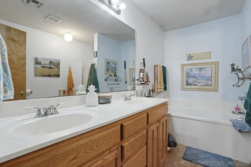 2652 Chute Drive Oologah, OK 74053