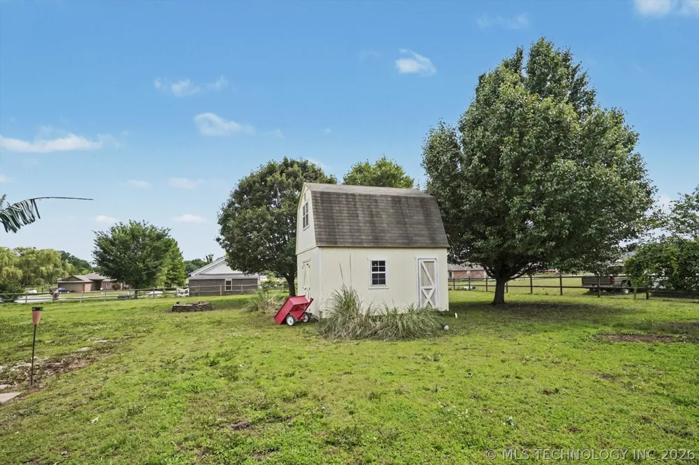 2652 Chute Drive Oologah, OK 74053
