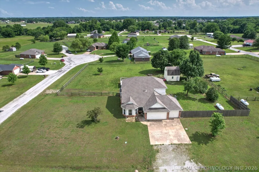 2652 Chute Drive Oologah, OK 74053